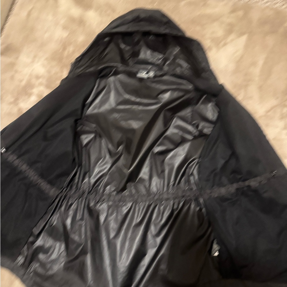 New Balance Black Utility Jacket with Hood and Water-Resistant Fabric - Picture 14 of 14